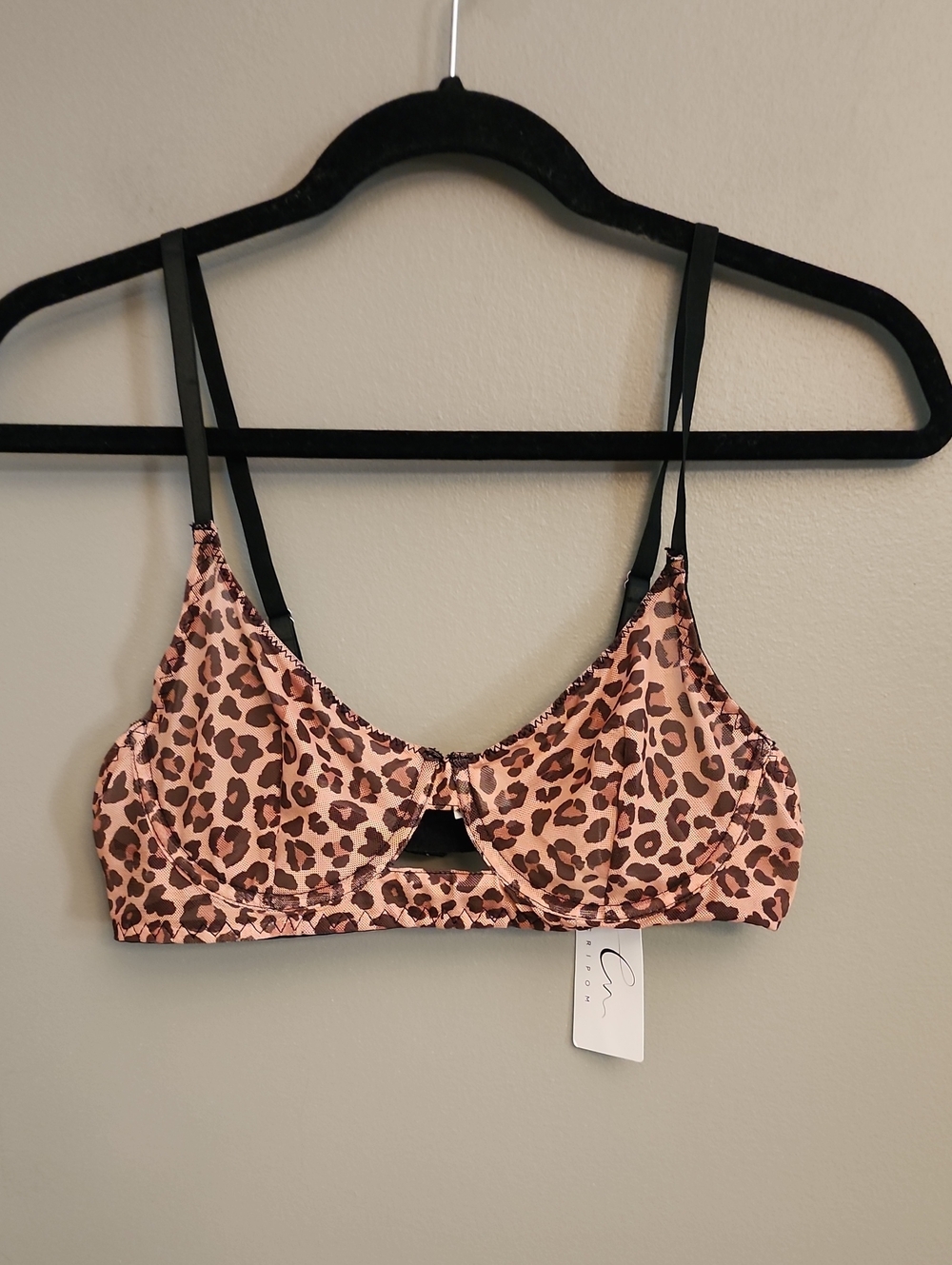 NWT Cripom Leopard Print Pink Bralette with Keyhole Front